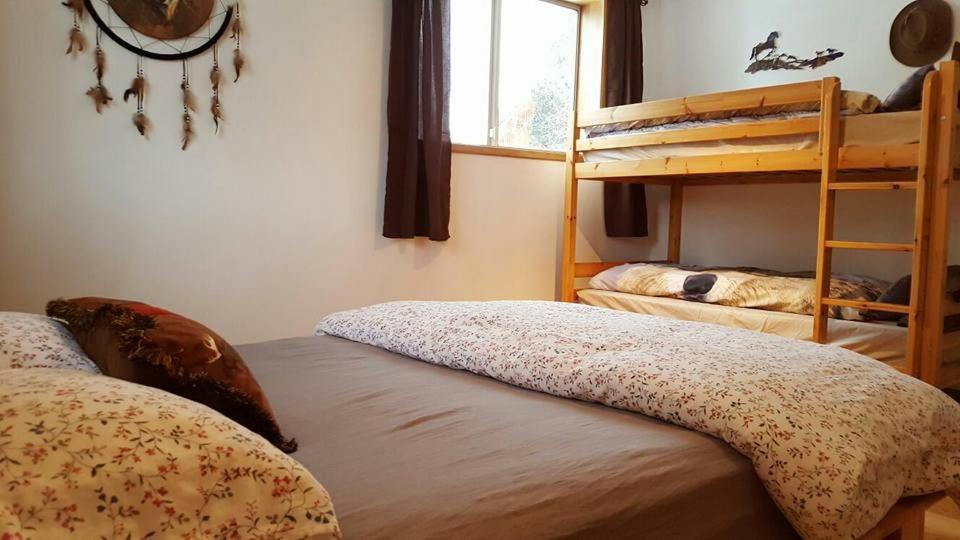 Wettstone Guest Ranch Bed and Breakfast Bridge Lake Rum bild