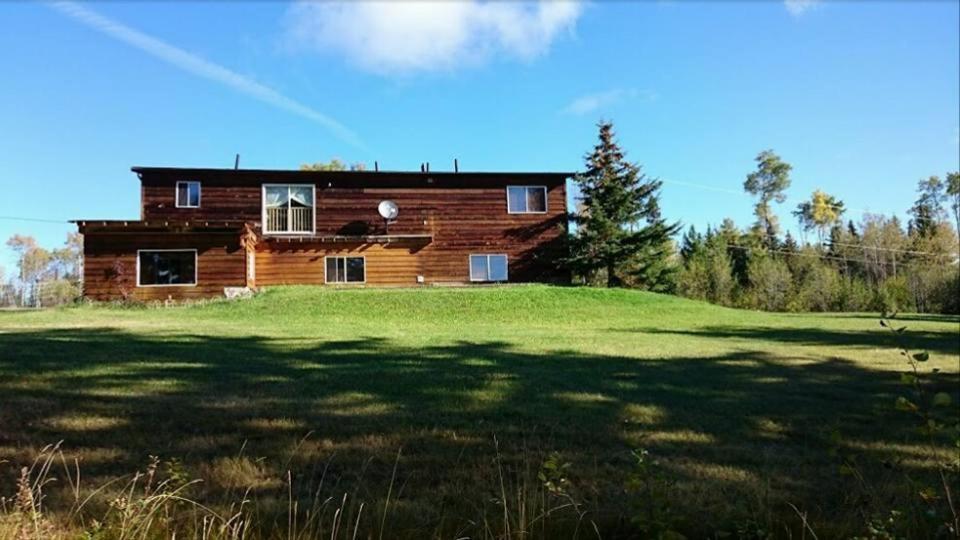 Wettstone Guest Ranch Bed and Breakfast Bridge Lake Rum bild