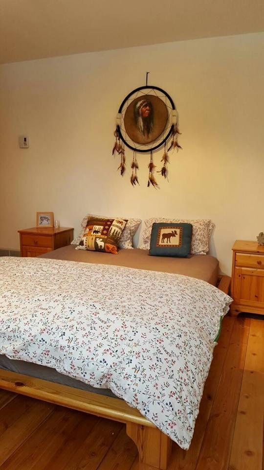 Wettstone Guest Ranch Bed and Breakfast Bridge Lake Rum bild