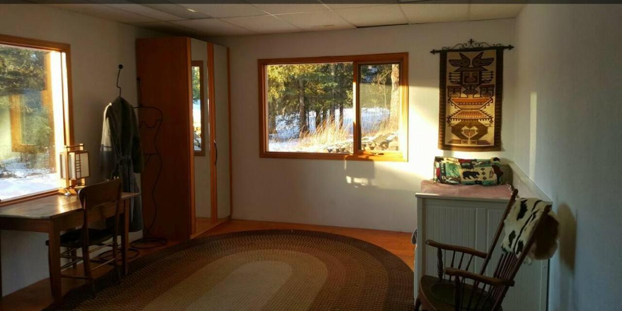 Wettstone Guest Ranch Bed and Breakfast Bridge Lake Rum bild