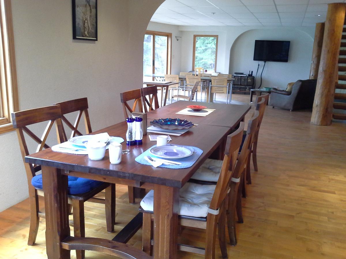 Wettstone Guest Ranch Bed and Breakfast Bridge Lake Exteriör bild