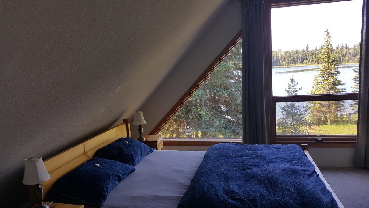 Wettstone Guest Ranch Bed and Breakfast Bridge Lake Exteriör bild