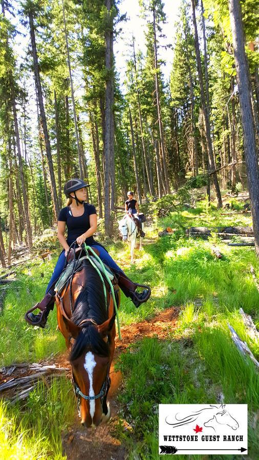 Wettstone Guest Ranch Bed and Breakfast Bridge Lake Exteriör bild