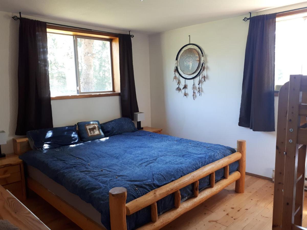 Wettstone Guest Ranch Bed and Breakfast Bridge Lake Exteriör bild