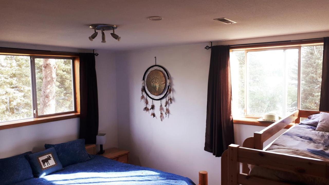Wettstone Guest Ranch Bed and Breakfast Bridge Lake Exteriör bild