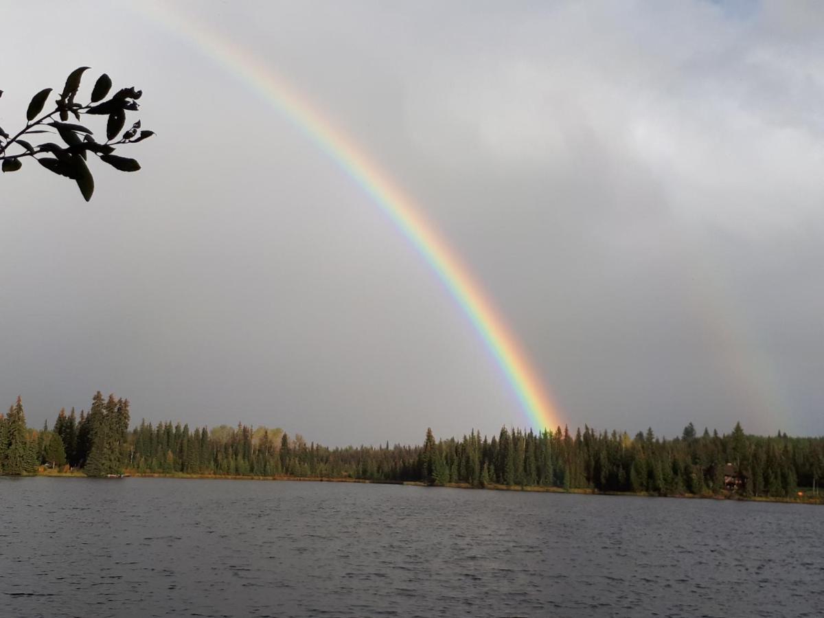 Wettstone Guest Ranch Bed and Breakfast Bridge Lake Exteriör bild
